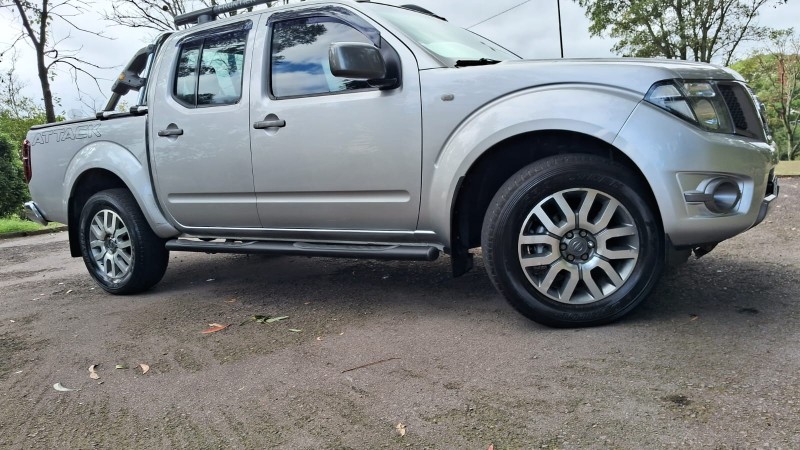 FRONTIER 2.5 SV ATTACK 4X4 CD TURBO ELETRONIC DIESEL 4P AUTOMÁTICO - 2015 - CAXIAS DO SUL