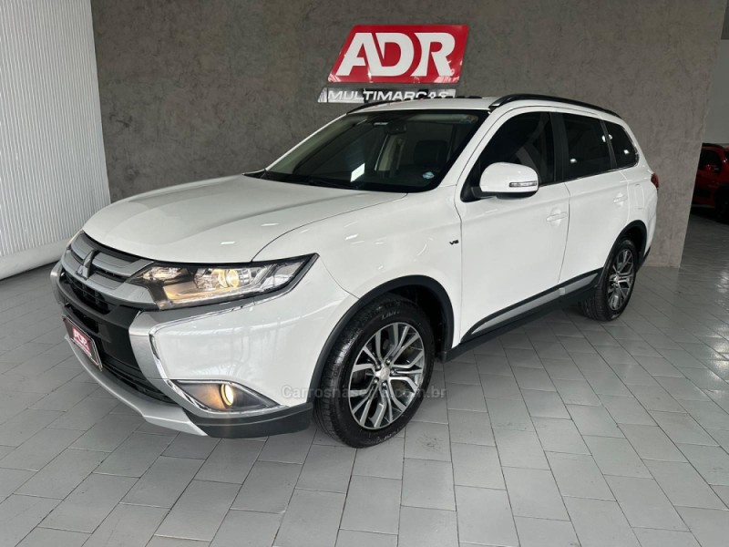 OUTLANDER 3.0 GT 4X4 V6 24V GASOLINA 4P AUTOMÁTICO