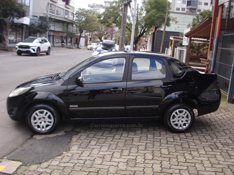 FIESTA 1.6 MPI CLASS SEDAN 8V FLEX 4P MANUAL - 2011 - CAXIAS DO SUL