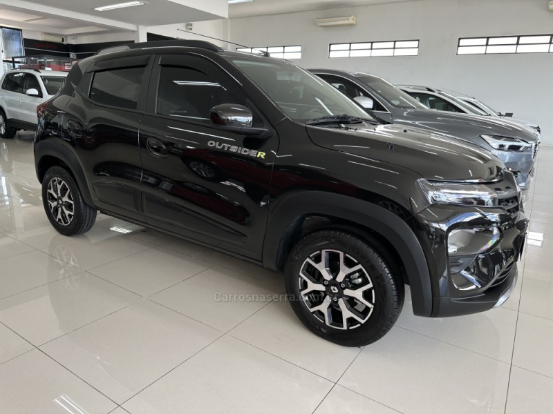 KWID 1.0 12V OUTSIDER FLEX 4P MANUAL - 2024 - CHARQUEADAS