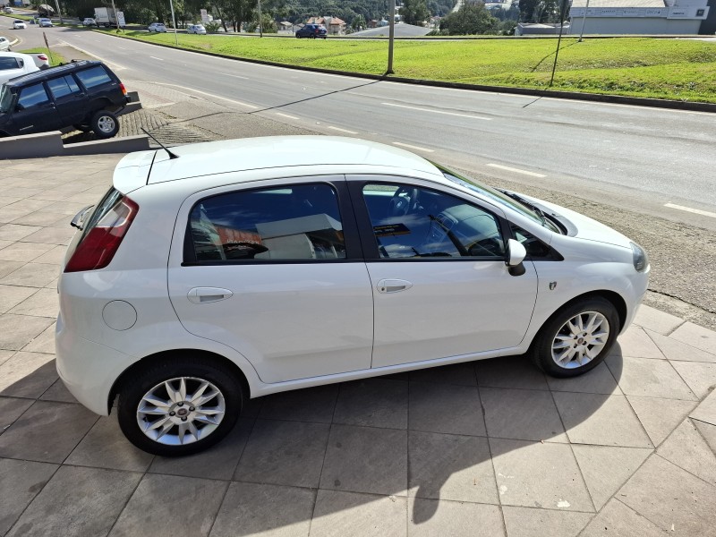 PUNTO 1.4 ATTRACTIVE ITALIA 8V FLEX 4P MANUAL - 2012 - FARROUPILHA