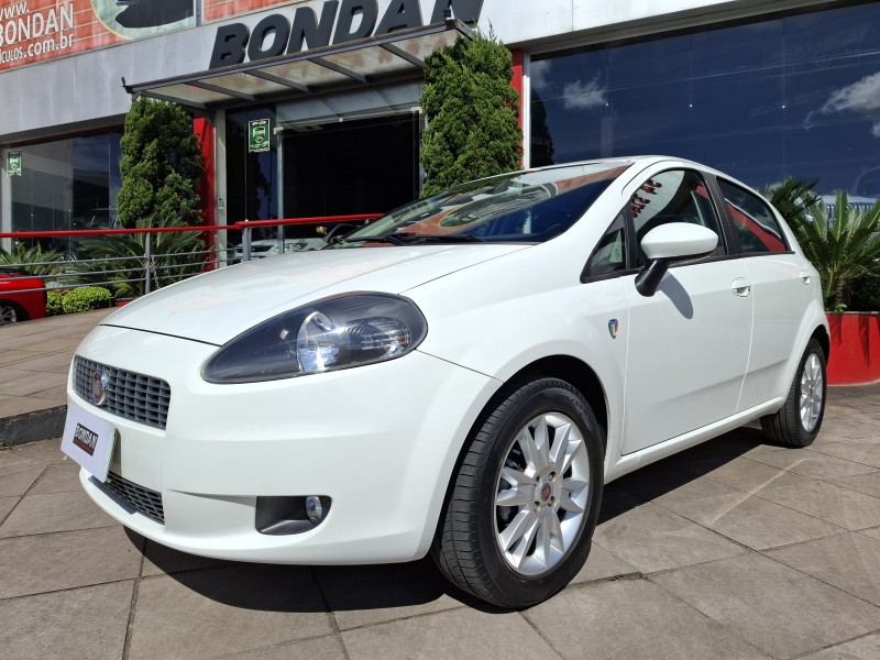 PUNTO 1.4 ATTRACTIVE ITALIA 8V FLEX 4P MANUAL - 2012 - FARROUPILHA