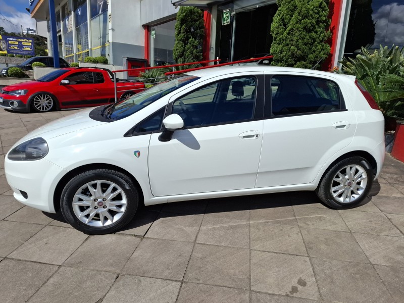 PUNTO 1.4 ATTRACTIVE ITALIA 8V FLEX 4P MANUAL - 2012 - FARROUPILHA