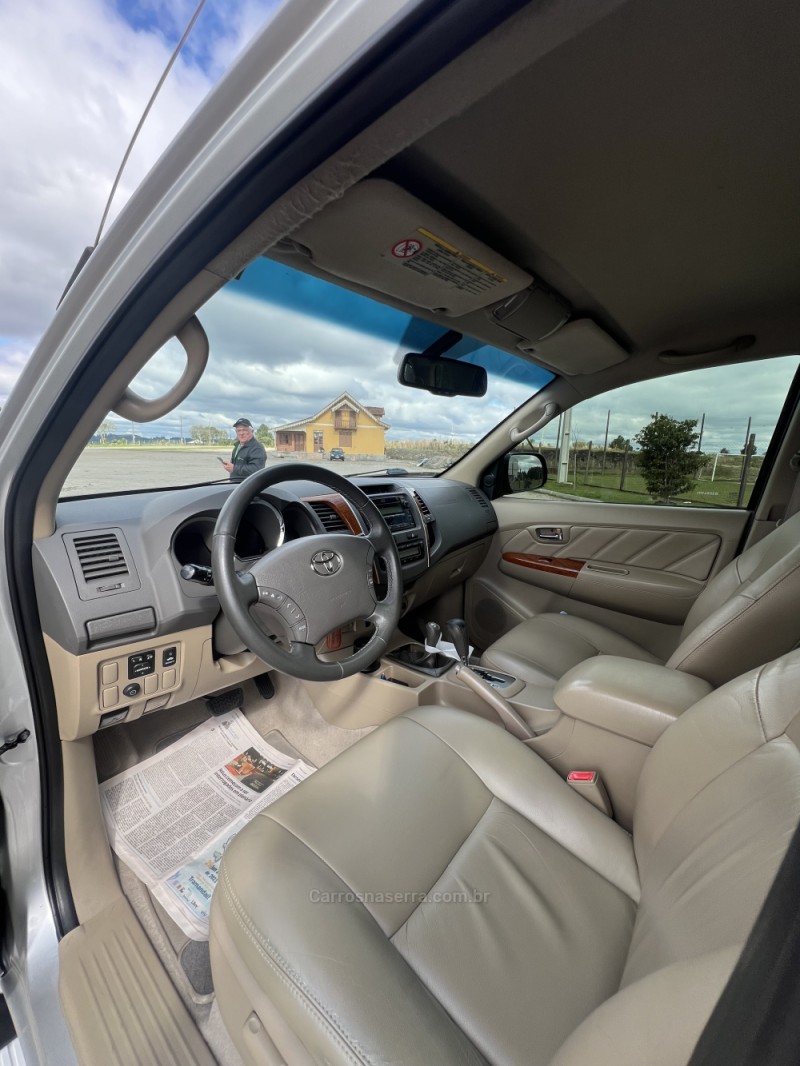 HILUX SW4 3.0 SRV 4X4 7 LUGARES 16V TURBO INTERCOOLER DIESEL 4P AUTOMÁTICO - 2011 - ANTôNIO PRADO