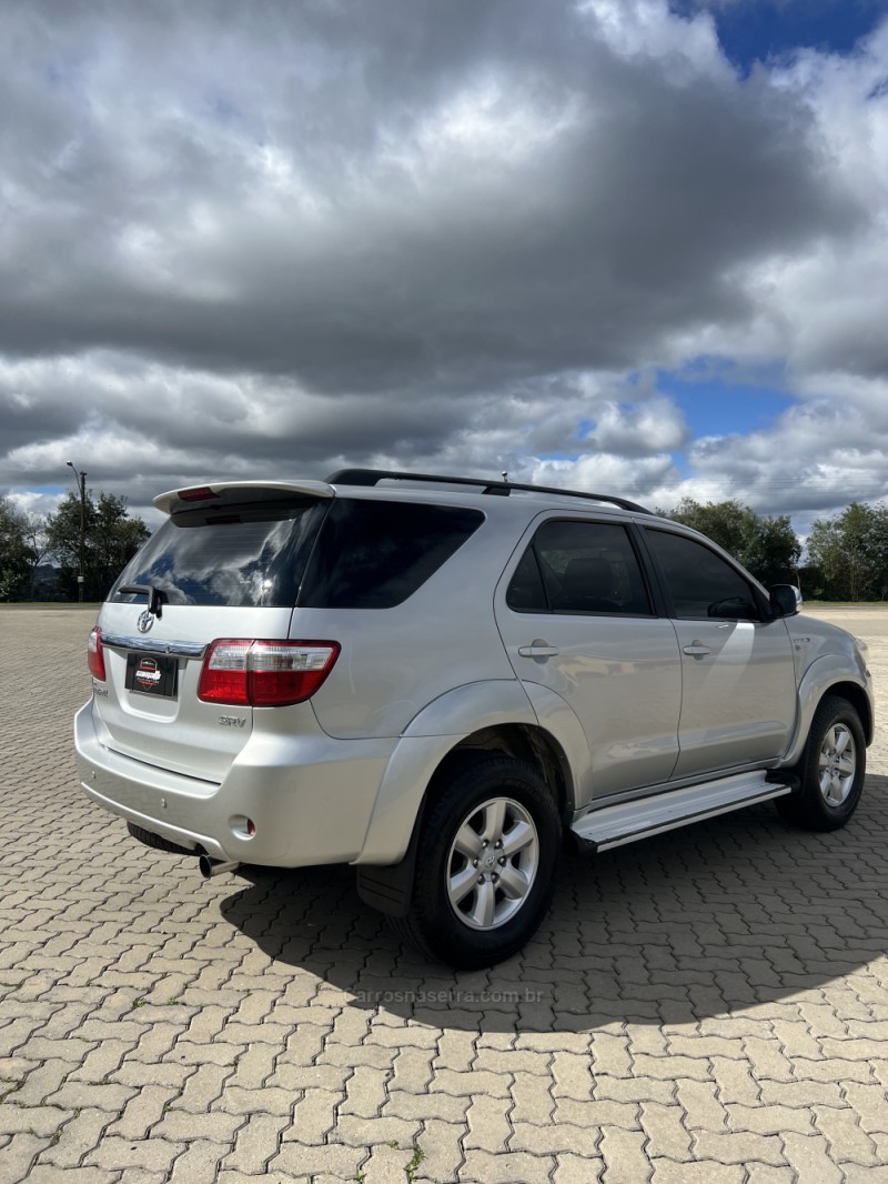 HILUX SW4 3.0 SRV 4X4 7 LUGARES 16V TURBO INTERCOOLER DIESEL 4P AUTOMÁTICO - 2011 - ANTôNIO PRADO