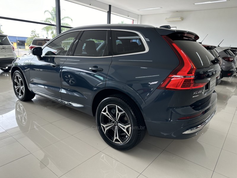 XC60 2.0 T8 MOMENTUM HYBRID GASOLINA 4P AUTOMÁTICO - 2021 - CHARQUEADAS