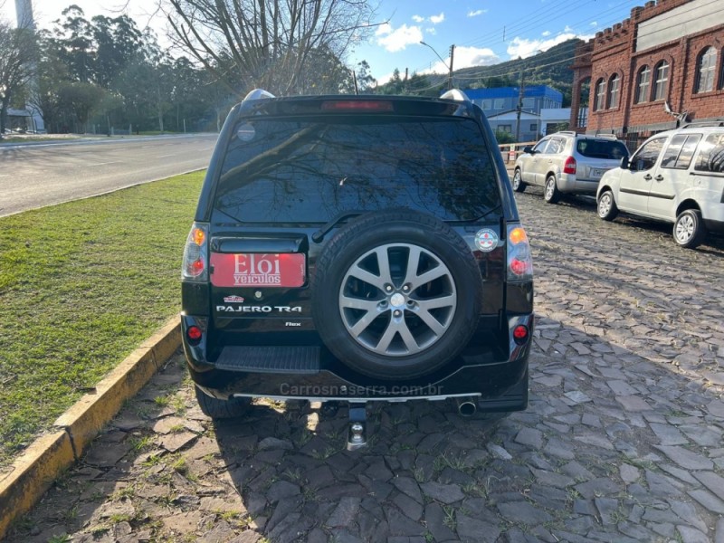 PAJERO TR4 2.0 4X4 16V 140CV FLEX 4P AUTOMÁTICO - 2012 - DOIS IRMãOS