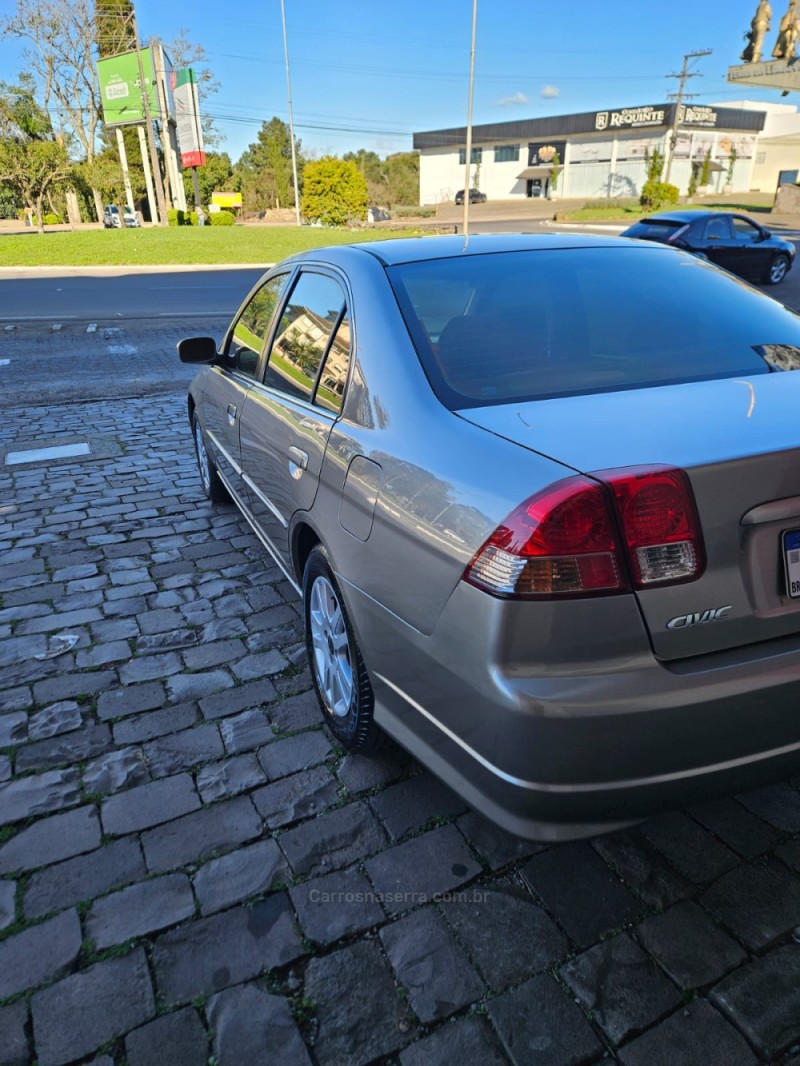 CIVIC 1.5 LX 16V GASOLINA 4P MANUAL - 2005 - VERANóPOLIS