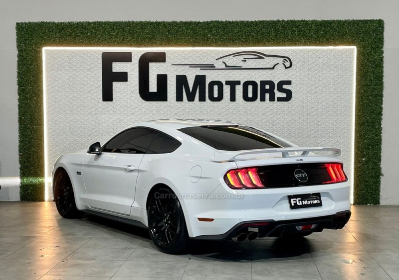 MUSTANG 5.0 GT PREMIUM COUPÉ V8 32V GASOLINA 2P AUTOMÁTICO - 2018 - NOVO HAMBURGO