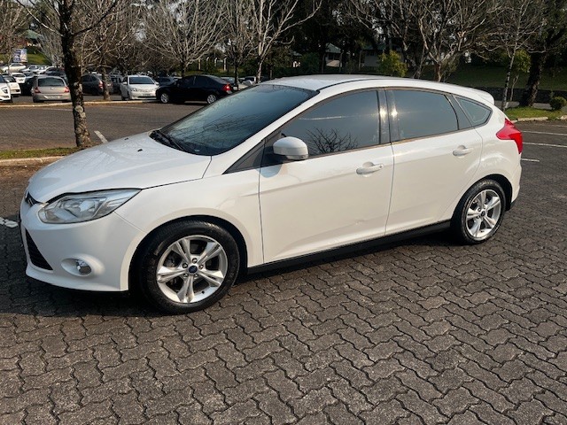 FOCUS 1.6 SE HATCH 16V FLEX 4P AUTOMÁTICO