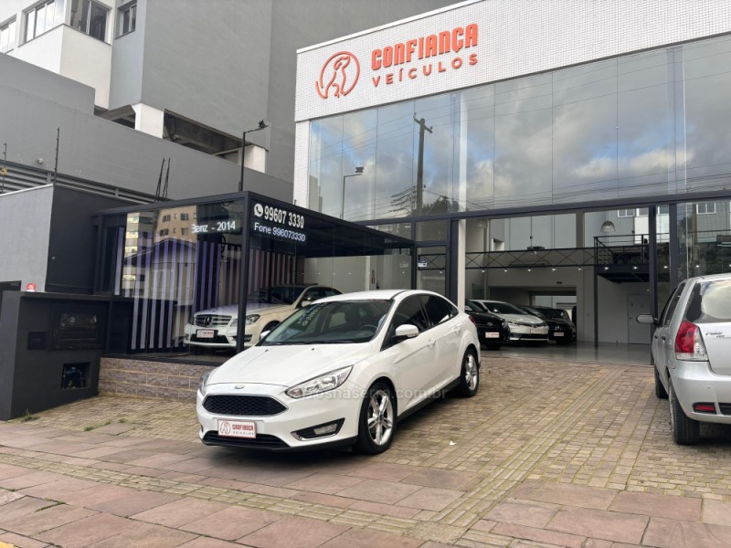 FOCUS 2.0 SE FASTBACK 16V FLEX 4P AUTOMÁTICO