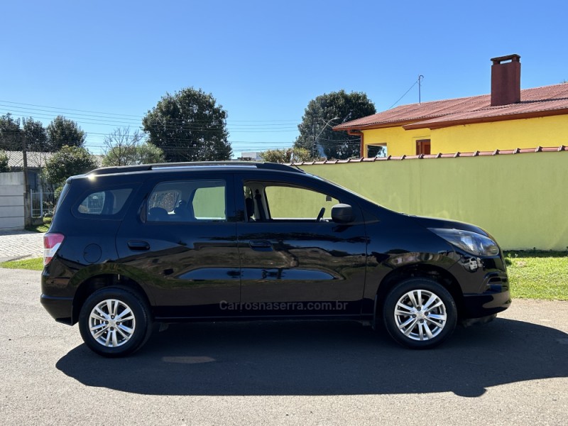 SPIN 1.8 LT 8V FLEX 4P MANUAL - 2018 - VACARIA