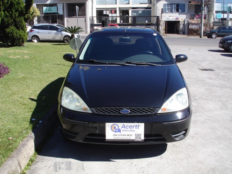 FOCUS 2.0 GLX 16V GASOLINA 4P MANUAL - 2007 - CAXIAS DO SUL