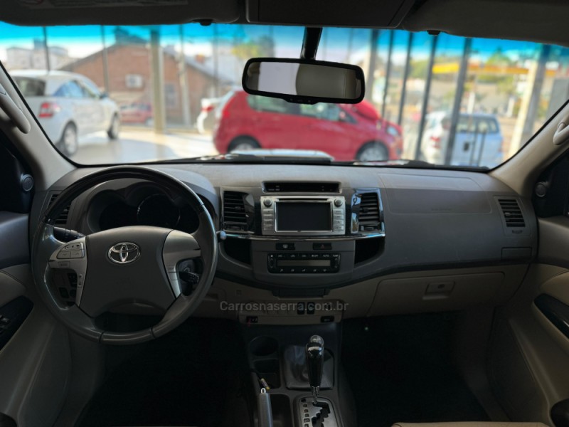 HILUX SW4 3.0 SRV 4X4 7 LUGARES 16V TURBO INTERCOOLER DIESEL 4P AUTOMÁTICO - 2012 - SANTA CRUZ DO SUL