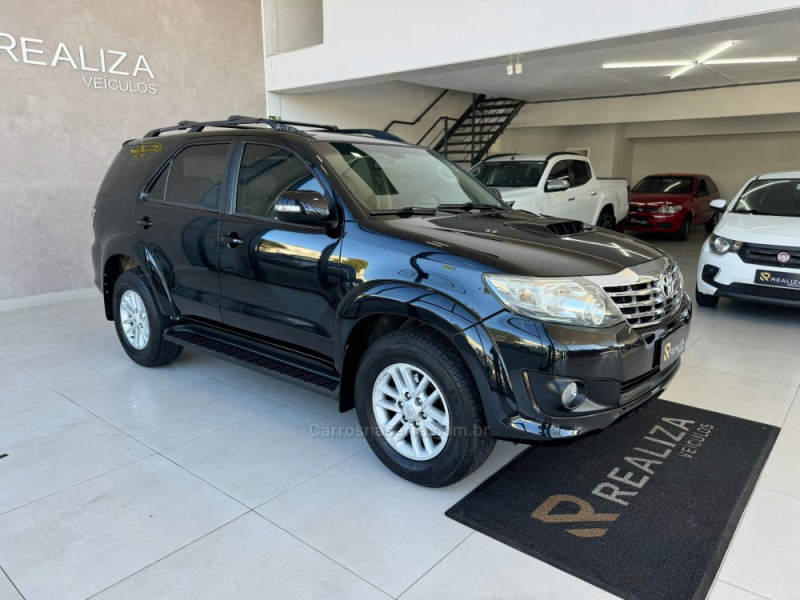 HILUX SW4 3.0 SRV 4X4 7 LUGARES 16V TURBO INTERCOOLER DIESEL 4P AUTOMÁTICO - 2012 - SANTA CRUZ DO SUL