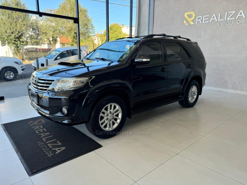 HILUX SW4 3.0 SRV 4X4 7 LUGARES 16V TURBO INTERCOOLER DIESEL 4P AUTOMÁTICO - 2012 - SANTA CRUZ DO SUL