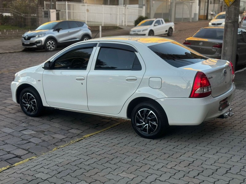 ETIOS 1.5 X PLUS SEDAN 16V FLEX 4P AUTOMÁTICO - 2017 - CAXIAS DO SUL