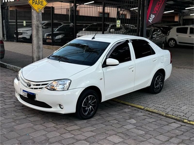 ETIOS 1.5 X PLUS SEDAN 16V FLEX 4P AUTOMÁTICO - 2017 - CAXIAS DO SUL