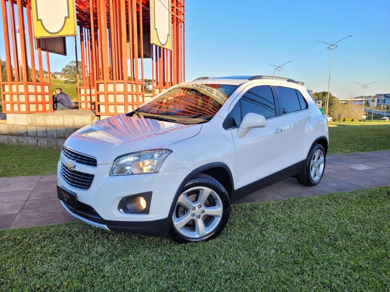 TRACKER 1.8 MPFI LTZ 4X2 16V FLEX 4P AUTOMÁTICO - 2015 - CARLOS BARBOSA