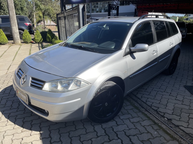 MÉGANE 1.6 DYNAMIQUE GRAND TOUR 16V FLEX 4P MANUAL - 2012 - NOVA PETRóPOLIS