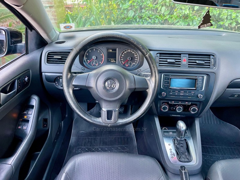 JETTA 2.0 COMFORTLINE FLEX 4P TIPTRONIC - 2013 - ROLANTE