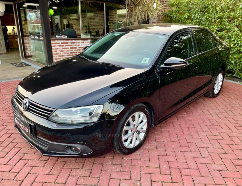 JETTA 2.0 COMFORTLINE FLEX 4P TIPTRONIC - 2013 - ROLANTE