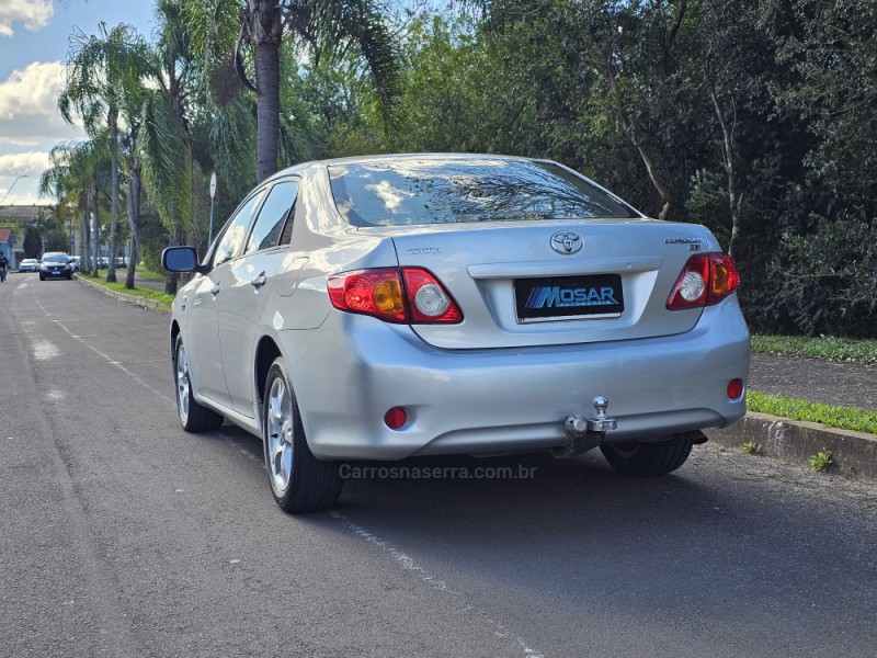 COROLLA 1.8 GLI 16V FLEX 4P MANUAL - 2011 - CAMPO BOM