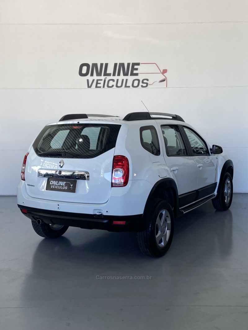 DUSTER 1.6 DYNAMIQUE 4X2 16V FLEX 4P MANUAL - 2015 - FARROUPILHA