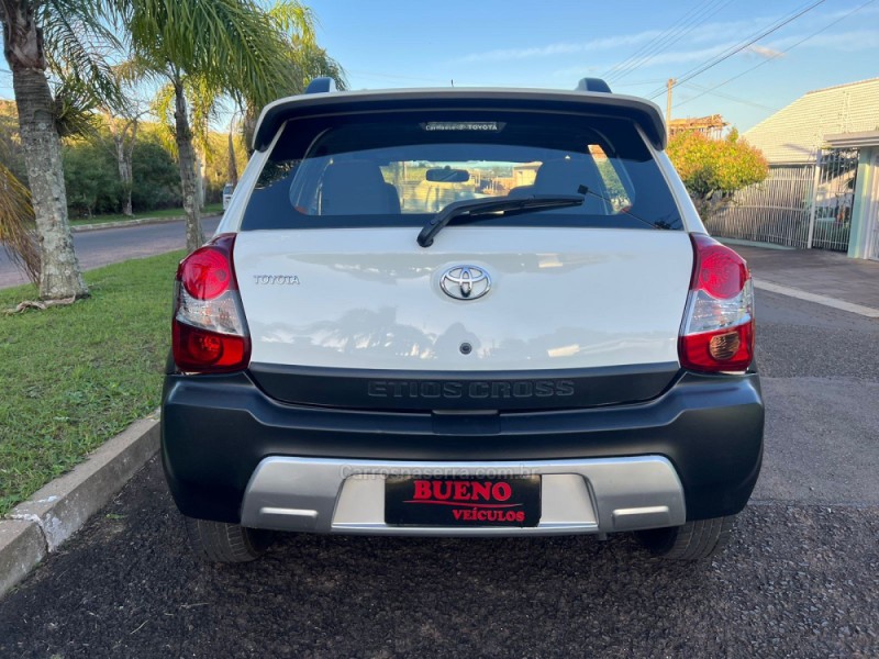 ETIOS CROSS 1.5 16V FLEX 4P MANUAL - 2014 - CAMPO BOM