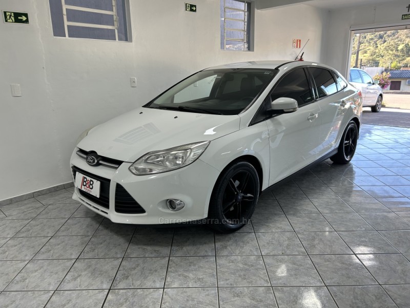 FOCUS 2.0 SE PLUS 16V FLEX 4P AUTOMÁTICO