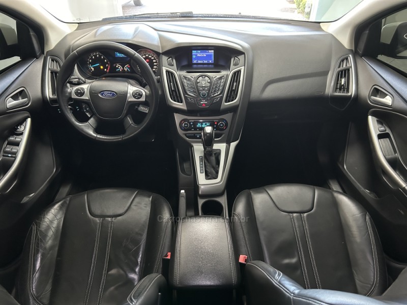 FOCUS 2.0 SE PLUS 16V FLEX 4P AUTOMÁTICO - 2015 - NOVA PRATA