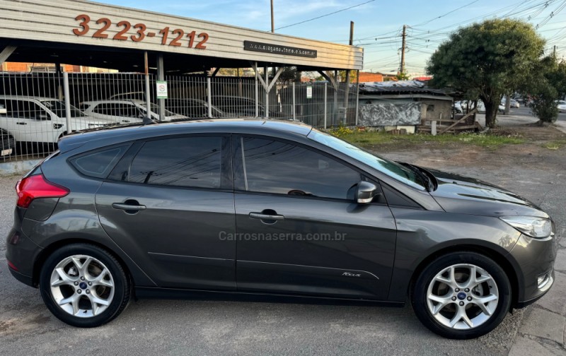 FOCUS 1.6 SE PLUS 16V FLEX 4P MANUAL - 2018 - CAXIAS DO SUL