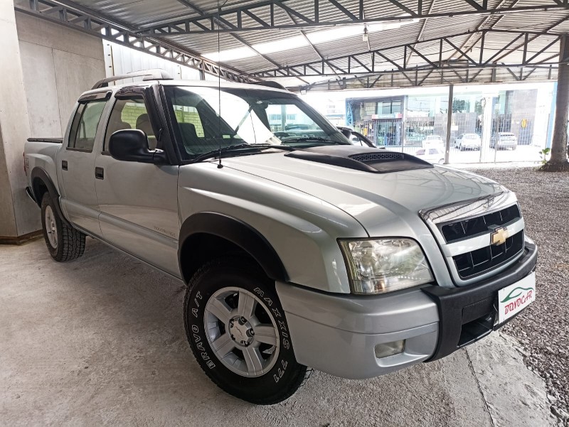 S10 2.4 ADVANTAGE 4X2 CD 8V FLEX 4P MANUAL - 2010 - CAXIAS DO SUL