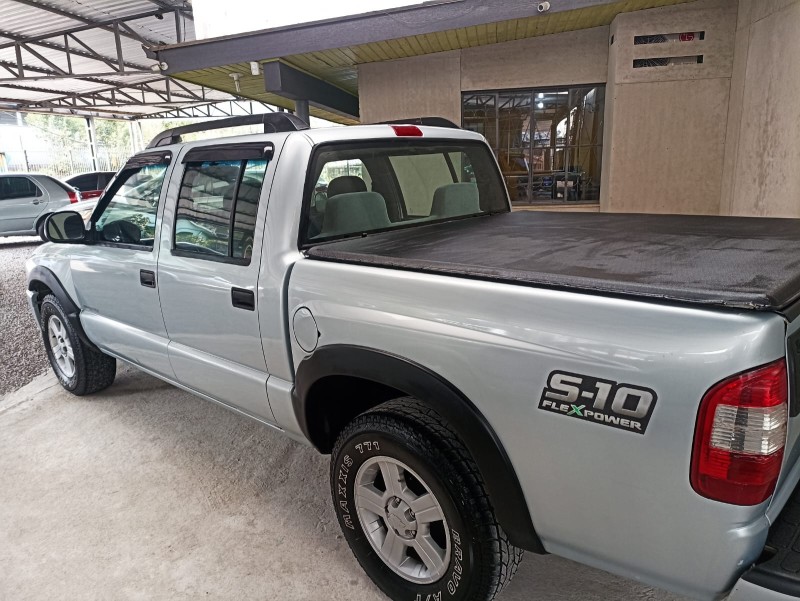 S10 2.4 ADVANTAGE 4X2 CD 8V FLEX 4P MANUAL - 2010 - CAXIAS DO SUL