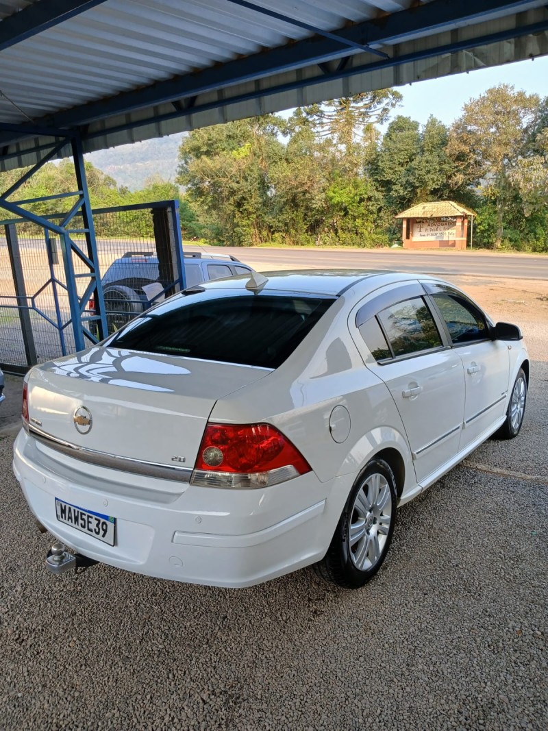 VECTRA 2.0 MPFI ELEGANCE 8V FLEX 4P MANUAL - 2007 - VALE REAL