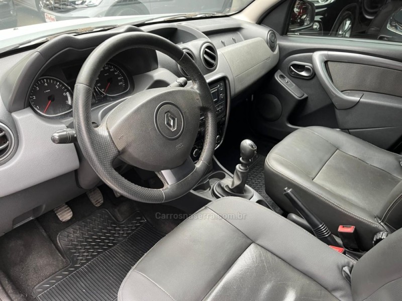 DUSTER 2.0 DYNAMIQUE 4X2 16V FLEX 4P MANUAL - 2012 - FELIZ
