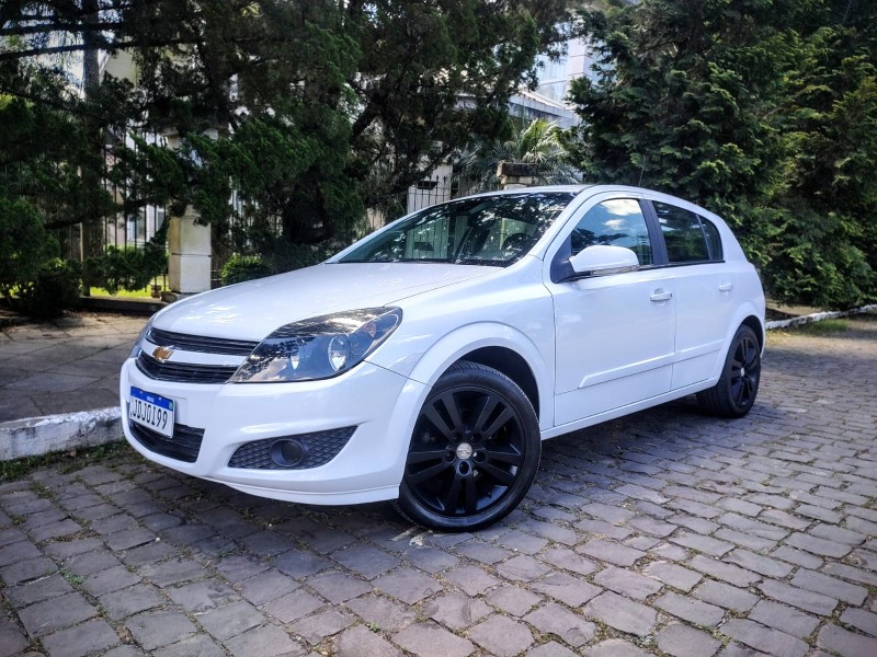 VECTRA 2.0 MPFI GT HATCH 8V FLEX 4P MANUAL - 2011 - FARROUPILHA