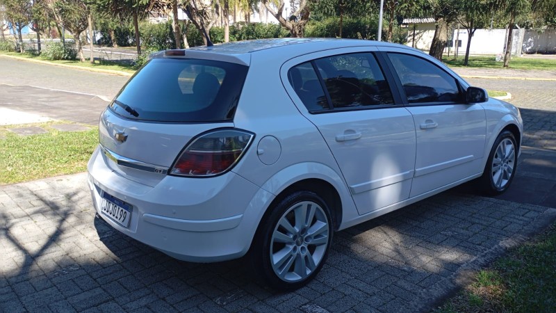 VECTRA 2.0 MPFI GT HATCH 8V FLEX 4P MANUAL - 2011 - FARROUPILHA