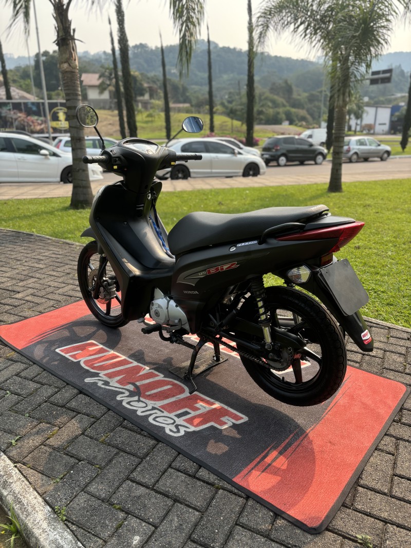 BIZ 125 EX - 2015 - FELIZ