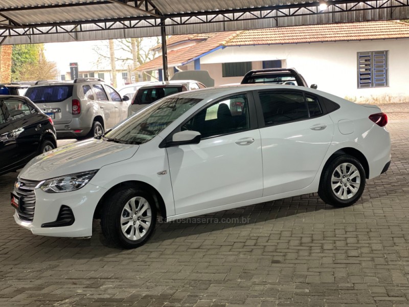 ONIX 1.0 SEDAN PLUS LT 12V FLEX 4P MANUAL - 2020 - PAROBé