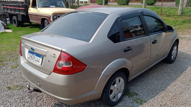 FIESTA 1.6 MPI CLASS 8V GASOLINA 4P MANUAL - 2005 - CAXIAS DO SUL