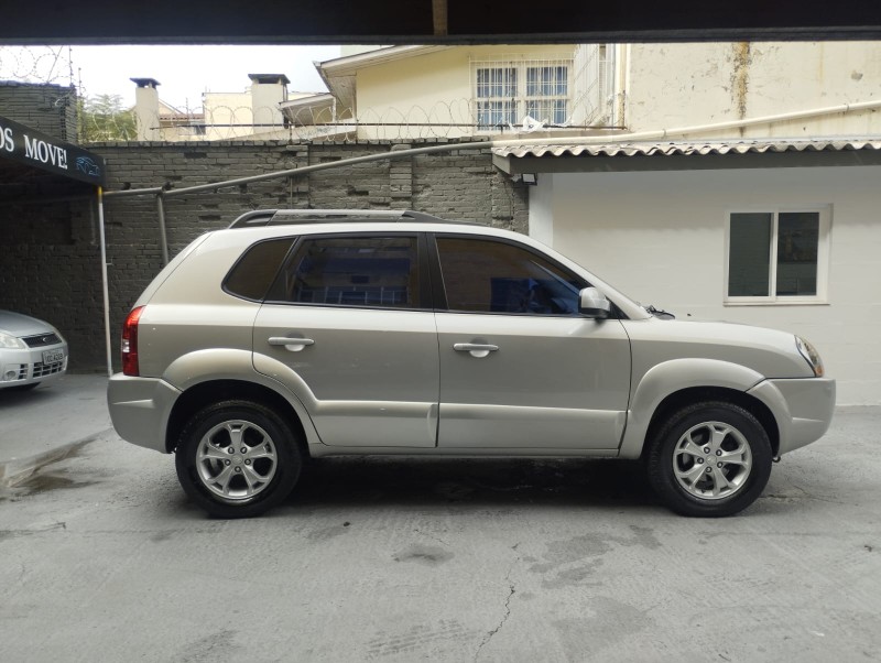 TUCSON 2.0 MPFI GL 16V 142CV 2WD GASOLINA 4P MANUAL - 2011 - CAXIAS DO SUL