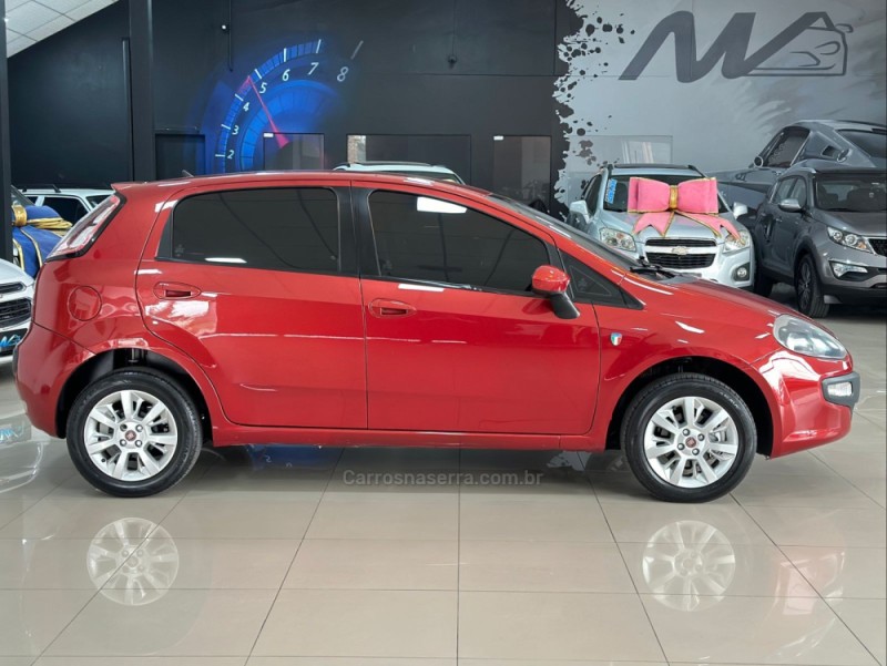 PUNTO 1.4 ATTRACTIVE ITALIA 8V FLEX 4P MANUAL - 2016 - ESTâNCIA VELHA