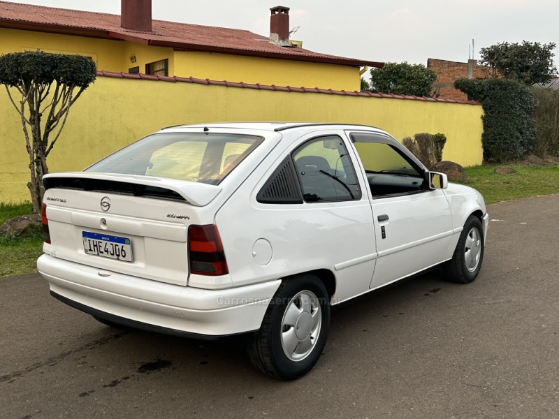 KADETT 2.0 MPFI GLS 8V GASOLINA 2P MANUAL - 1998 - VACARIA