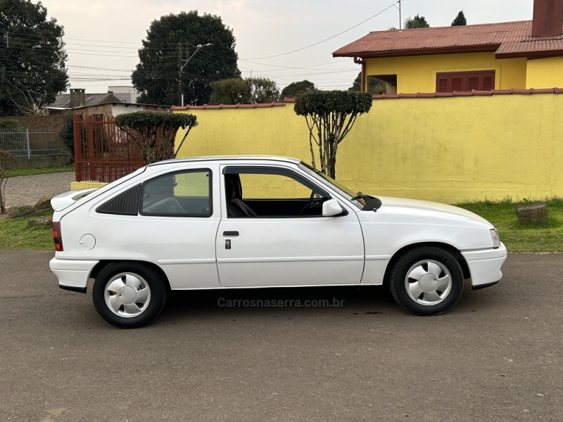 KADETT 2.0 MPFI GLS 8V GASOLINA 2P MANUAL - 1998 - VACARIA