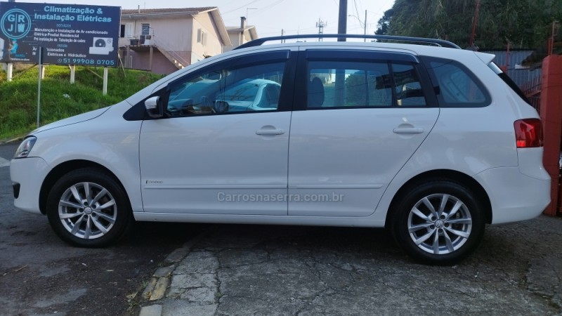 SPACEFOX 1.6 MI TREND 8V FLEX 4P MANUAL - 2014 - FARROUPILHA