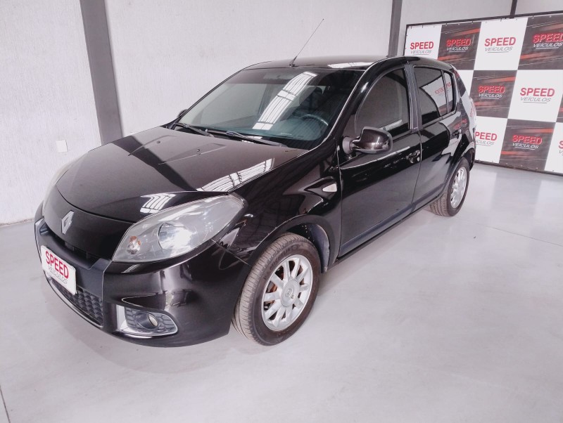 SANDERO 1.6 PRIVILÉGE 8V FLEX 4P MANUAL - 2014 - SãO SEBASTIãO DO CAí