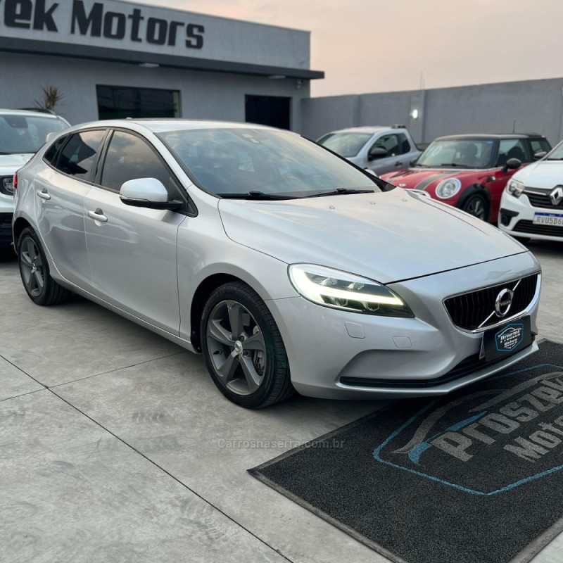 V40 2.0 T4 MOMENTUM GASOLINA 4P AUTOMÁTICO - 2017 - CANOAS