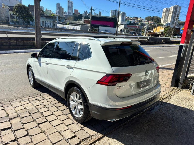 TIGUAN 1.4 ALLSPACE COMFORT 250 TSI FLEX 4P - 2018 - CAXIAS DO SUL