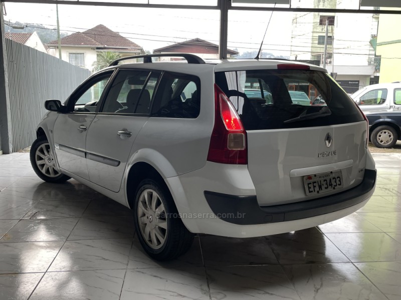 MÉGANE 1.6 DYNAMIQUE GRAND TOUR 16V FLEX 4P MANUAL - 2011 - CAXIAS DO SUL